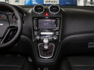2017款经典版 1.5T 手动两驱精英型 中控台