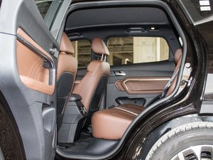 2017款全新 蓝标 2.0T 自动风尚型 后排空间