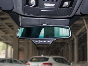 2017款全新 蓝标 2.0T 自动风尚型 车内后视镜