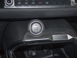 2017款全新 蓝标 2.0T 自动风尚型 中控区