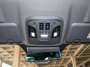 2017款全新 蓝标 2.0T 自动风尚型 中控区