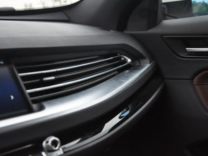 2017款全新 蓝标 2.0T 自动智尚型 中控区