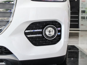 2017款全新 红标 2.0T 自动风尚型 前雾灯
