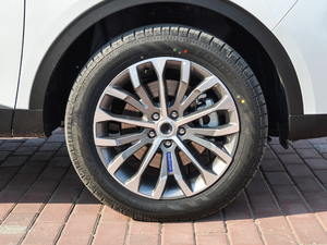 2017款全新 蓝标 1.5T 自动领尚型 轮圈