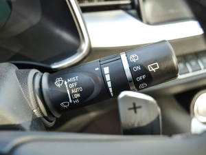 2017款全新 蓝标 1.5T 自动领尚型 中控区
