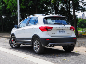 2017款蓝标 1.5L 手动豪华型 左后45度