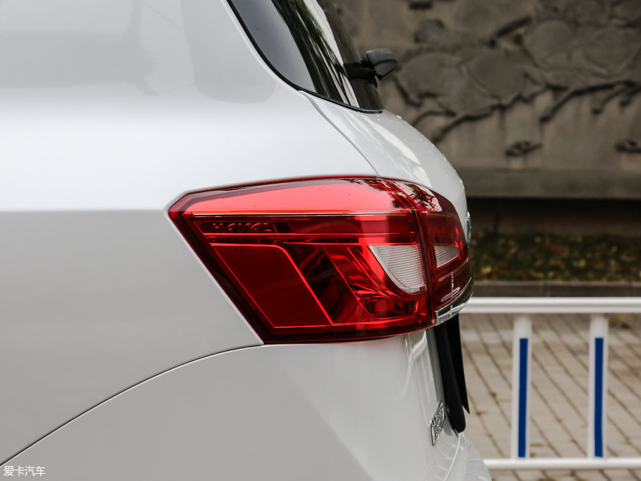 2017H7 L {(ln)(bio) 2.0T Ԅ(dng)F