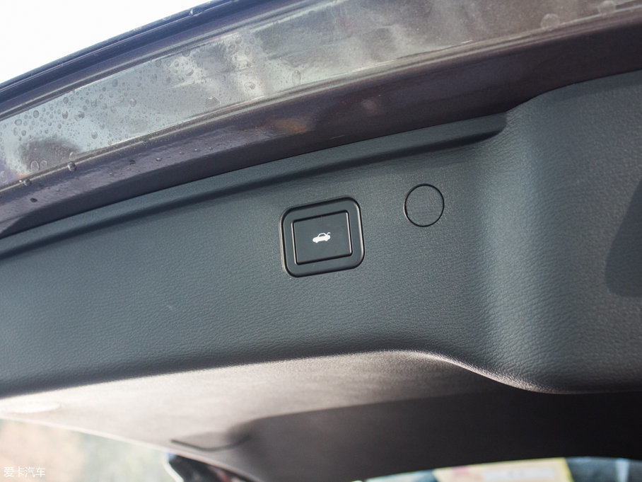 2017�����H7 L �{(l��n)��(bi��o) 2.0T �ԄӺ��A��