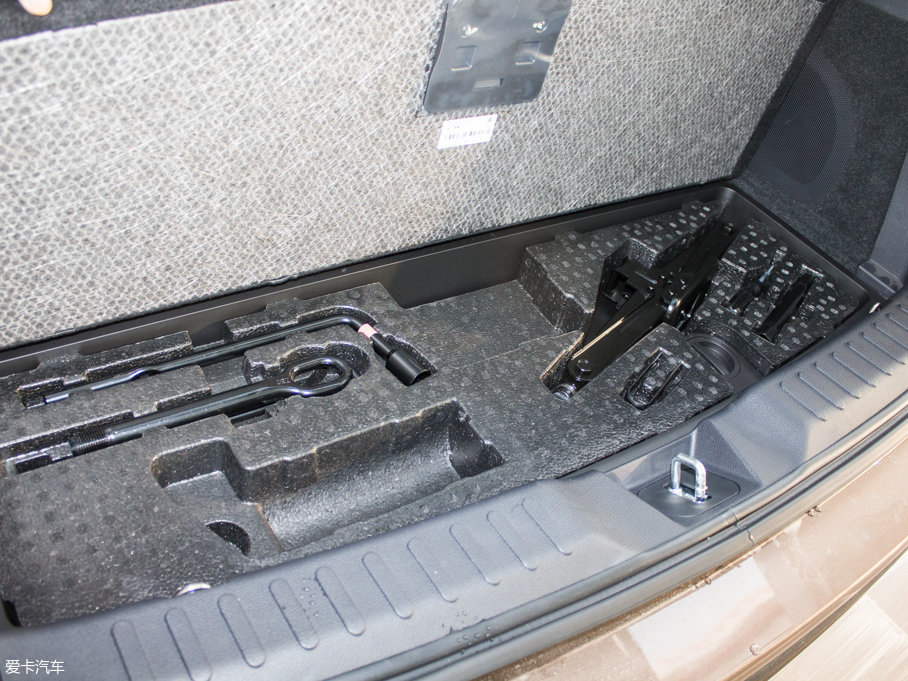 2017H7 L { 2.0T ԄӺA