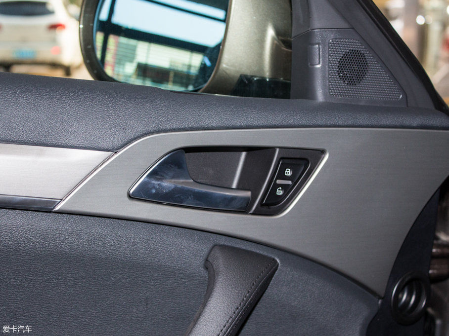 2017H7 L { 2.0T ԄӺA