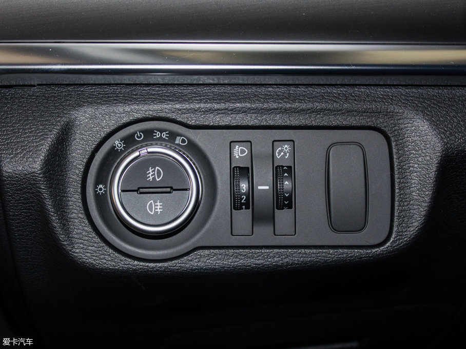 2017H7 L { 2.0T ԄӺA