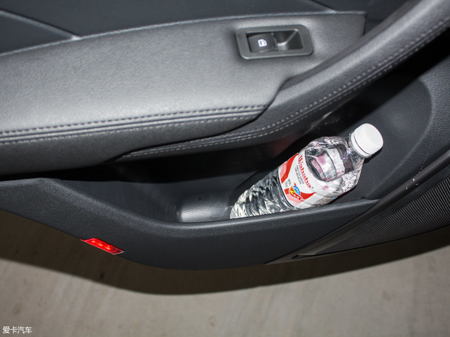 2017H7 L { 2.0T ԄӺA