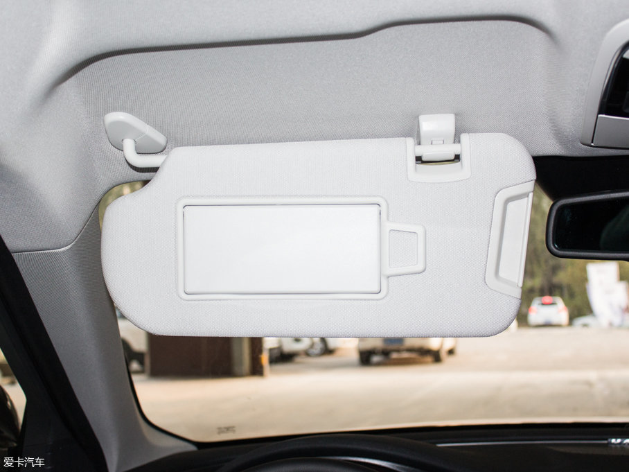 2017H7 L { 2.0T ԄӺA