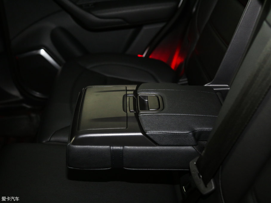 2017�����H7 L �{(l��n)��(bi��o) 2.0T �ԄӺ��A��