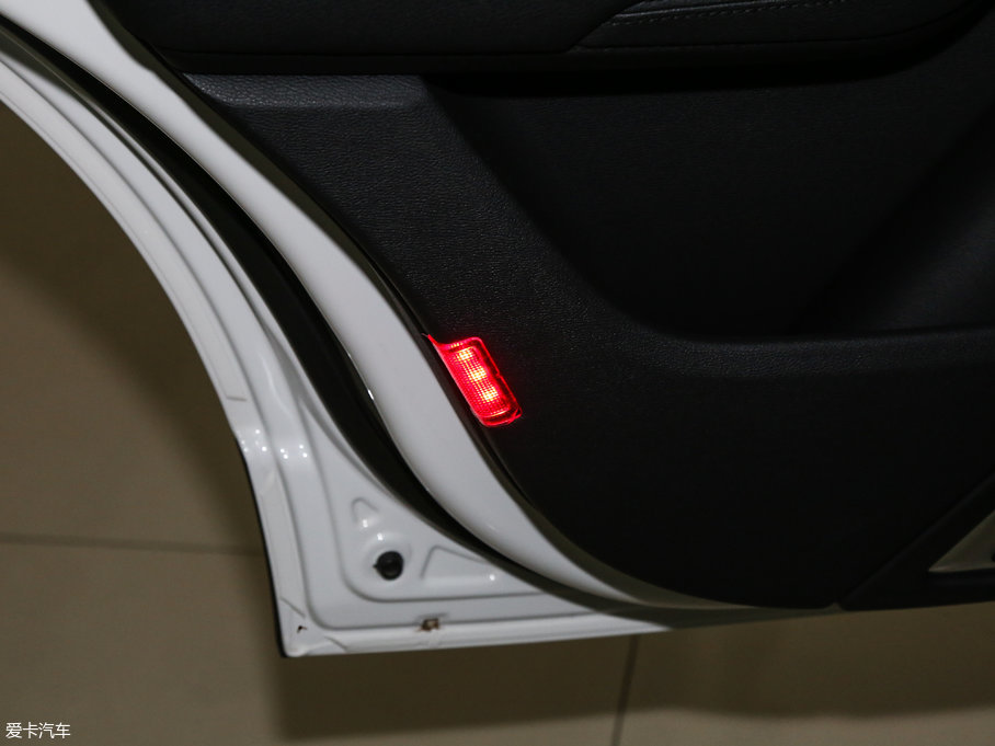 2017H7 L { 2.0T ԄӺA