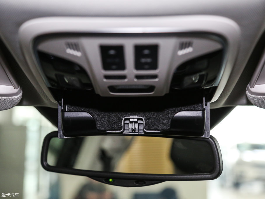 2017H7 L {(ln)(bio) 2.0T Ԅ(dng)A