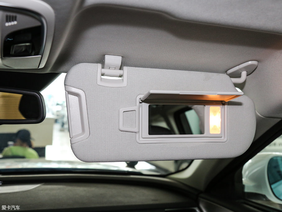 2017H7 L { 2.0T ԄӺA