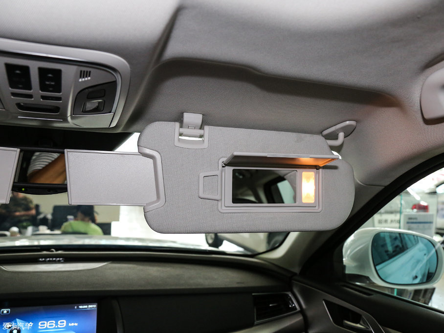 2017H7 L { 2.0T ԄӺA