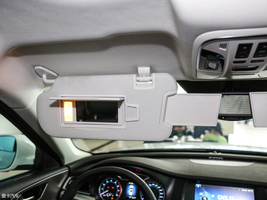 2017H7 L { 2.0T ԄӺA