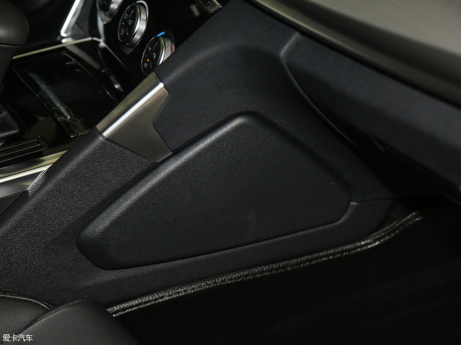 2017H7 L { 2.0T ԄӺA