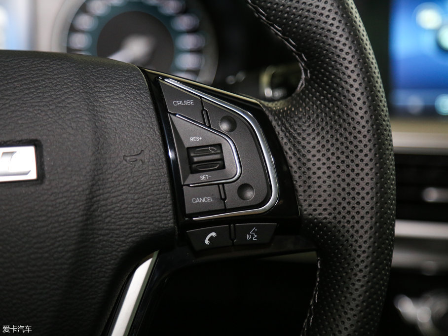 2017�����H7 L �{�� 2.0T �ԄӺ��A��