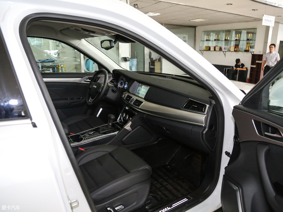 2017�����H7 L �{�� 2.0T �ԄӺ��A��