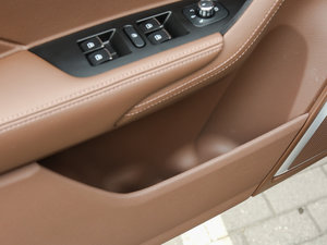 2017L { 2.0T ԄF ǰTg