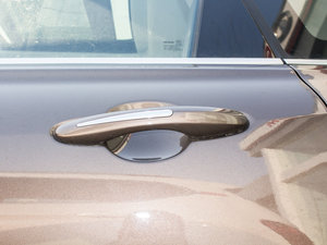 2017L { 2.0T ԄӺA ^