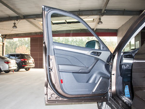 2017L { 2.0T ԄӺA {λ܇T