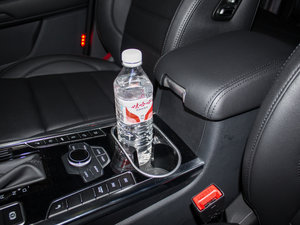 2017L { 2.0T ԄӺA g