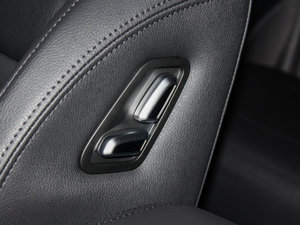 2017L { 2.0T ԄӺA g