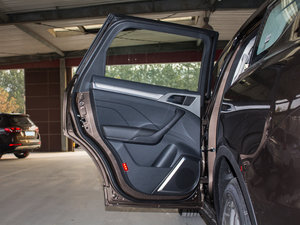 2017L { 2.0T ԄӺA ܇T