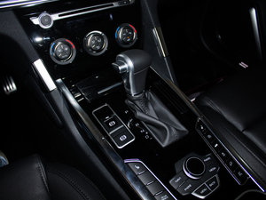 2017L { 2.0T ԄӺA QU