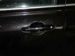 2017L { 2.0T ԄӺA {T