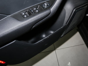 2017L {(ln)(bio) 2.0T Ԅ(dng)A ǰT(mn)(ch)g