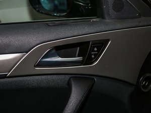 2017L { 2.0T ԄӺA g