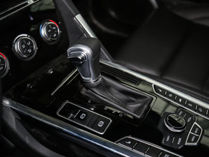 2017L { 2.0T ԄӺA QU