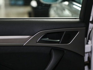 2017L { 2.0T ԄӺA g