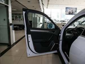 2017L { 2.0T ԄӺA {λ܇T