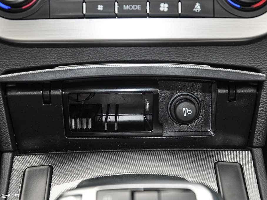 2017�����H6 Coupe �t�� 2.0T �p�x�σ�򌾫Ӣ��