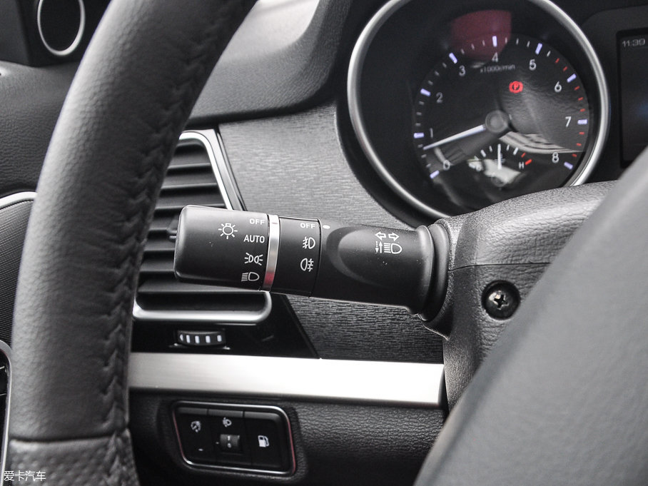 2017�����H6 Coupe �t�� 2.0T �p�x�σ�򌾫Ӣ��