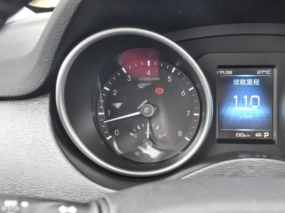 2017�����H6 Coupe �t��(bi��o) 2.0T �p�x�σ��(q��)��Ӣ��