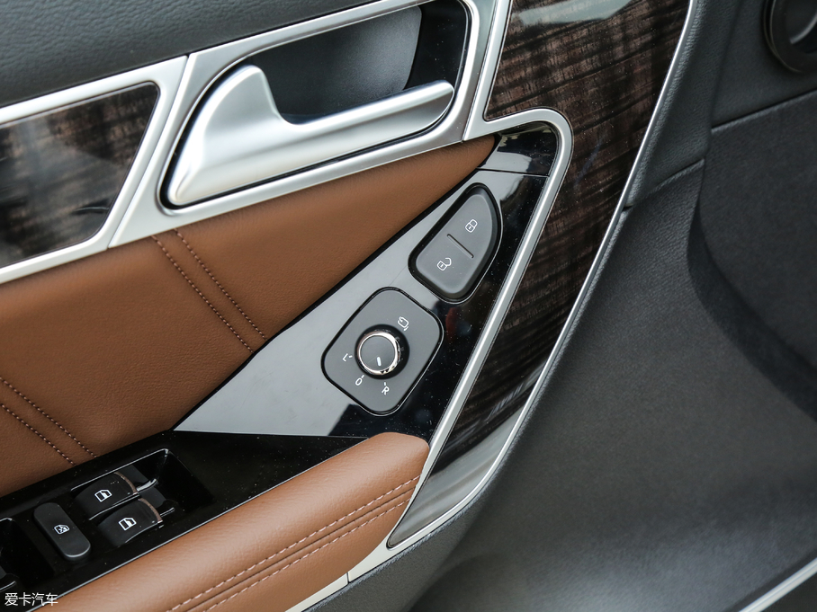 2017H6 Coupe { 2.0T pxσ򌶼