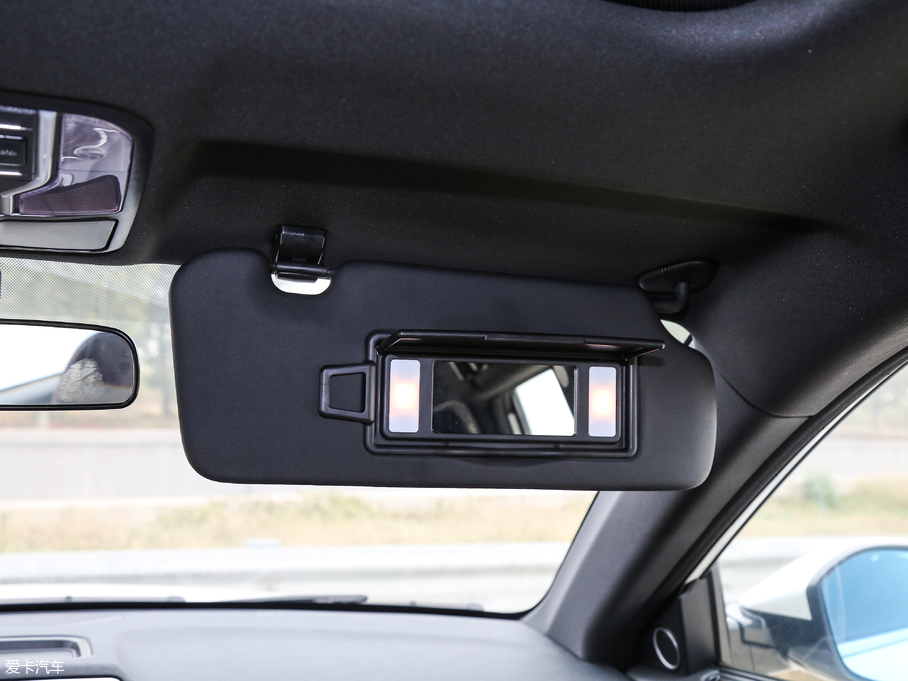 2017H6 Coupe { 2.0T pxσ򌶼