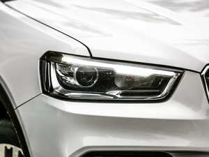 2017款红标 2.0T 双离合两驱尊贵型 大灯