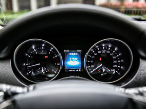 2017款红标 2.0T 双离合两驱尊贵型 仪表