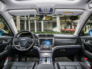 2017款红标 2.0T 双离合两驱尊贵型 内饰全景