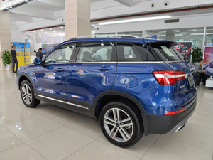 2017款红标 2.0T 手动两驱精英型 左后45度