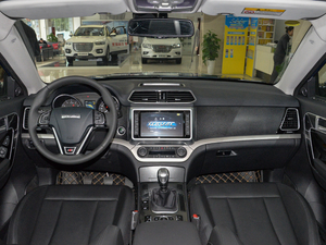 2017款红标 2.0T 手动两驱精英型 内饰全景
