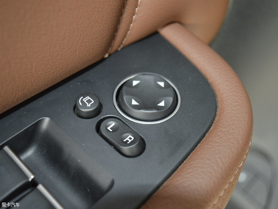 2017�����H8 2.0T �ԄӃ�򌐂���� ����